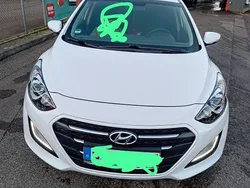 Weiß Gebraucht 2016 Hyundai i30 Limousine | 8.000 € (Fairer Preis)