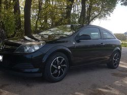 Schwarz Gebraucht 2009 Opel Astra GTC Limousine | 1.990 €