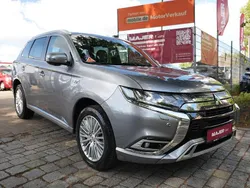 Grau Gebraucht 2019 Mitsubishi Outlander P-HEV SUV | 20.490 € (Fairer Preis)