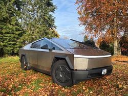 Silber Gebraucht 2025 Tesla Cybertruck Abholung | 179.000 €