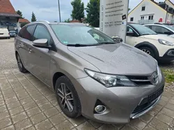 Grau Gebraucht 2015 Toyota Auris Touring Sports Edition Kombi | 12.950 € (Fairer Preis)