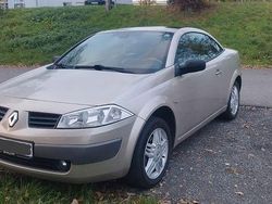 Beige Gebraucht 2005 Renault Mégane Cabriolet Privilege Cabrio | 1.999 € (Fairer Preis)
