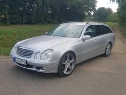 Silber Gebraucht 2005 Mercedes E280 Kombi | 2.250 €