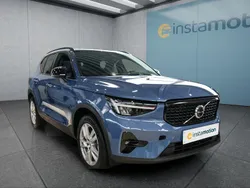 Blau Gebraucht 2024 Volvo XC40 Plus SUV | 37.949 € (Fairer Preis)