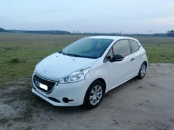 Weiß Gebraucht 2012 Peugeot 208 Access Kleinwagen | 2.999 € (Guter Preis)