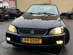 Schwarz Gebraucht 2004 Lexus IS200 Kombi | 4.199 € (Fairer Preis)