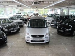 Grau Gebraucht 2001 Opel Agila Kleinwagen | 1.990 € (Etwas zu teuer)