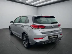 Silber Gebraucht 2023 Hyundai i30 Limousine | 18.899 € (Fairer Preis)