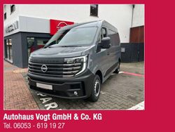 Grau (metallic) Gebraucht 2025 Nissan Interstar N-Connecta Van | 38.900 € (Fairer Preis)
