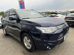 Blau Gebraucht 2013 Mitsubishi Outlander Invite SUV | 6.999 € (Fairer Preis)