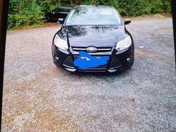 Schwarz Gebraucht 2014 Ford Focus Titanium Limousine | 4.350 € (Superpreis)