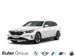 Weiss Gebraucht 2025 BMW 520 M Sport Kombi | 51.650 € (Fairer Preis)
