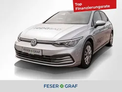 Silber Gebraucht 2020 VW Golf VIII Life Limousine | 17.990 € (Etwas zu teuer)