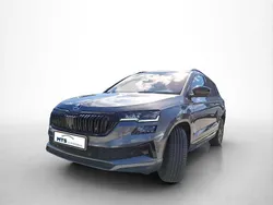 Grau Gebraucht 2022 Skoda Karoq SportLine SUV | 28.430 € (Fairer Preis)