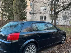 Schwarz Gebraucht 2008 Opel Signum Kombi | 1.800 €
