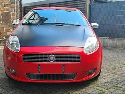 Rot Gebraucht 2009 Fiat Grande Punto Kleinwagen | 1.750 €