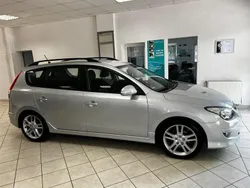 Silber Gebraucht 2012 Hyundai i30 Kombi | 5.999 € (Guter Preis)