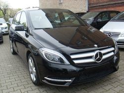 Schwarz metallic Gebraucht 2012 Mercedes B180 Van / Kleinbus | 15.990 € (Etwas zu teuer)