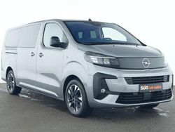 Grau Gebraucht 2024 Opel Zafira Life S Van / Kleinbus | 31.950 € (Superpreis)