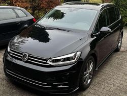 Schwarz Gebraucht 2019 VW Touran Highline Van / Kleinbus | 27.200 € (Etwas zu teuer)