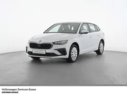 Weiß Gebraucht 2024 Skoda Scala Essence Kleinwagen | 18.750 € (Guter Preis)