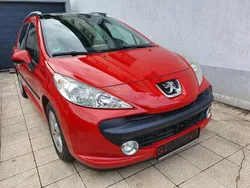 Rot Gebraucht 2009 Peugeot 207 Urban Move Kombi | 2.550 €