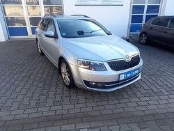 Silber Gebraucht 2013 Skoda Octavia Elegance Kombi | 10.500 € (Guter Preis)