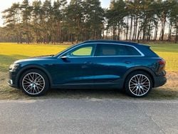 Blau Gebraucht 2019 Audi e-tron SUV | 27.800 € (Fairer Preis)