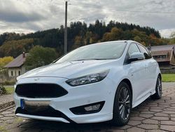 Weiß Gebraucht 2018 Ford Focus Business Edition Limousine | 7.900 € (Superpreis)