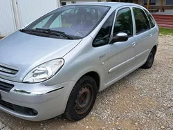 Grau Gebraucht 2006 Citroën Xsara Picasso Van / Kleinbus | 600 € (Guter Preis)