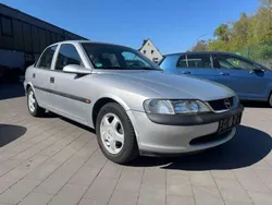 Grau Gebraucht 1998 Opel Vectra Limousine | 1.650 € (Fairer Preis)