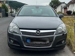 Grau Gebraucht 2010 Opel Astra Selection Kombi | 2.900 € (Guter Preis)