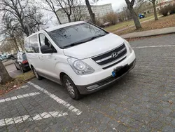 Weiß Gebraucht 2009 Hyundai H-1 Van / Kleinbus | 5.000 €