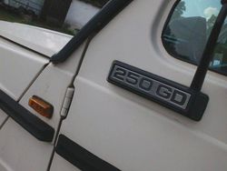 Weiß Gebraucht 1989 Mercedes G250 SUV | 34.800 €