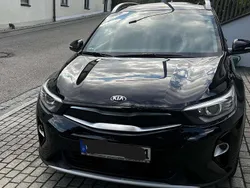 Schwarz Gebraucht 2019 Kia Stonic Vision SUV | 15.480 € (Fairer Preis)