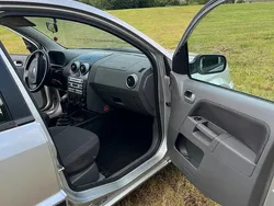 Silber Gebraucht 2003 Ford Fusion Kleinwagen | 1.900 €