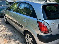 Silber Gebraucht 2010 Kia Rio Spirit Limousine | 3.950 € (Etwas zu teuer)