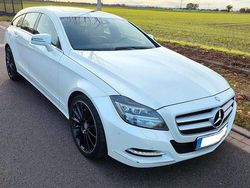 Weiß Gebraucht 2013 Mercedes CLS350 Shooting Brake Kombi | 12.880 € (Etwas zu teuer)