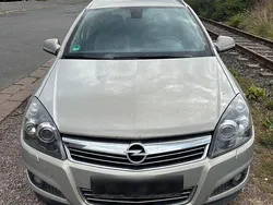 Grau Gebraucht 2010 Opel Astra Edition Kombi | 899 € (Guter Preis)