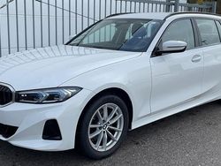 Alpinweiß uni Gebraucht 2024 BMW 320 Comfort Edition Kombi | 35.949 € (Superpreis)