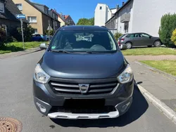 Grau Gebraucht 2015 Dacia Lodgy Stepway Van / Kleinbus | 4.700 € (Superpreis)