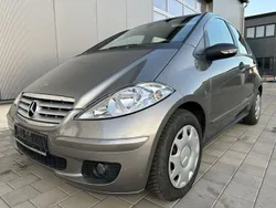 Grau Gebraucht 2005 Mercedes A180 Van / Kleinbus | 2.990 € (Fairer Preis)