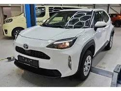 Schneeweiß Gebraucht 2023 Toyota Yaris Hybrid Business Edition | 22.870 € (Guter Preis)