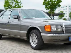 Grau Gebraucht 1985 Mercedes S300 SE Limousine | 8.500 €