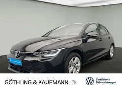 Grenadillschwarz metallic Gebraucht 2024 VW Golf VIII Life Limousine | 21.980 € (Guter Preis)