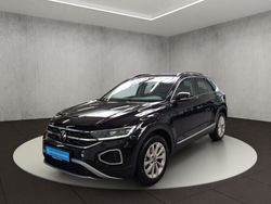 Deep black perleffekt Gebraucht 2023 VW T-Roc Style SUV | 28.700 € (Fairer Preis)