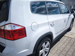 Weiß Gebraucht 2011 Chevrolet Orlando LS Van / Kleinbus | 6.500 € (Guter Preis)