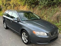 Grau Gebraucht 2009 Volvo V70 Kombi | 2.900 €