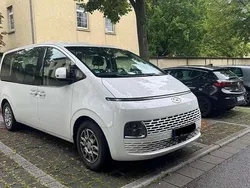 Creamy white Gebraucht 2023 Hyundai Staria Trend Van | 36.000 € (Superpreis)