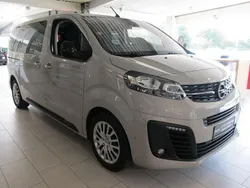 Grau Gebraucht 2022 Opel Zafira Life Selection Van | 30.950 € (Superpreis)